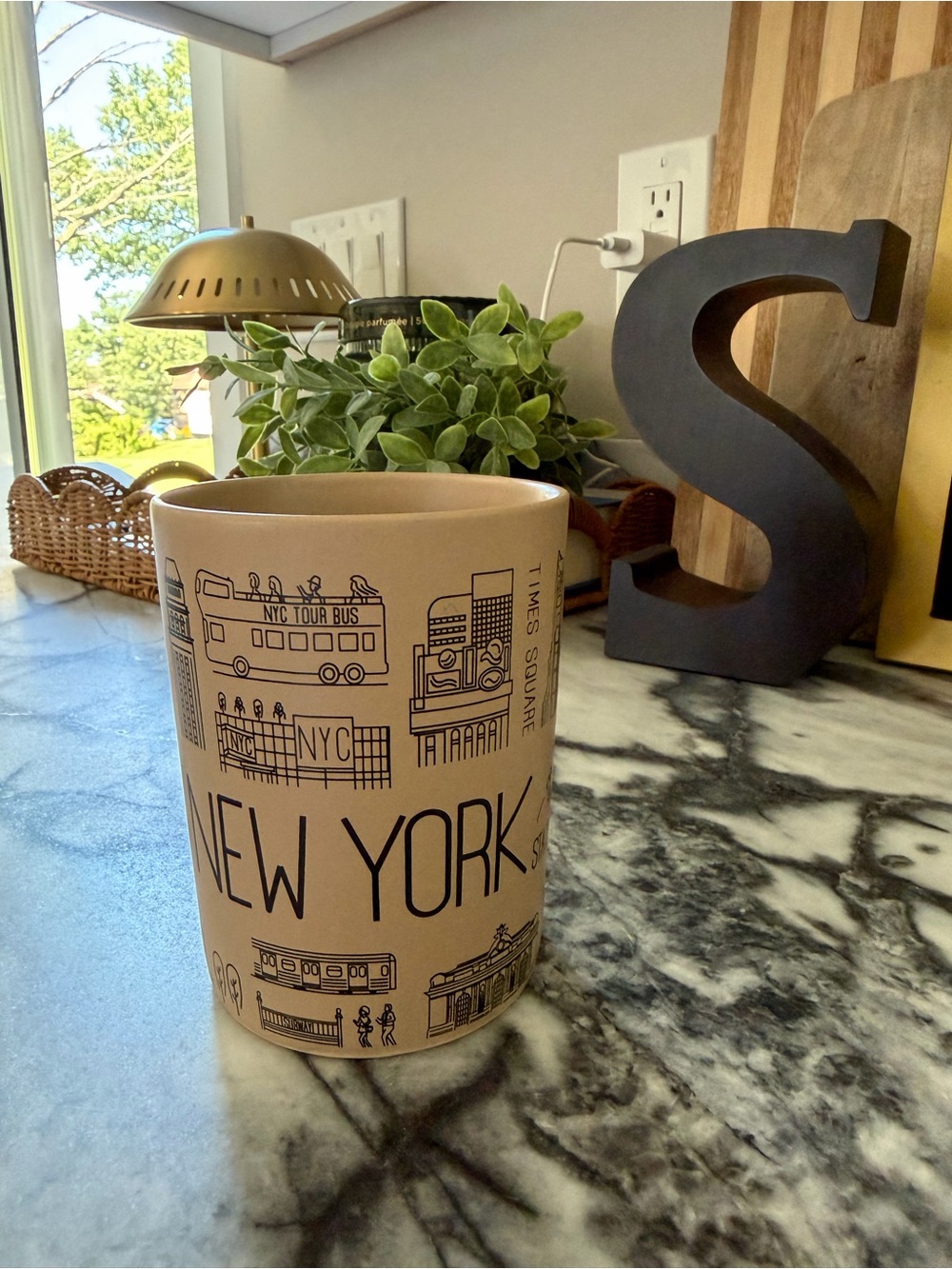 New York Illustrated Ceramic Mug - Beige